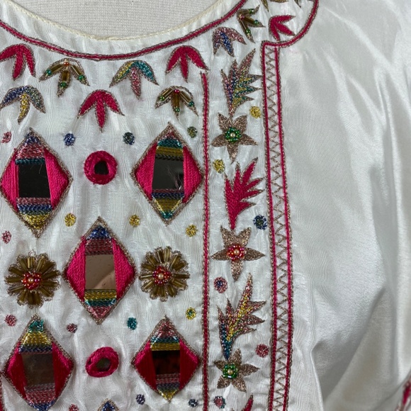 Vintage Ethnic White Embroidered Tunic Medium Mirrors Poly Boho Festival Party - Picture 3 of 9